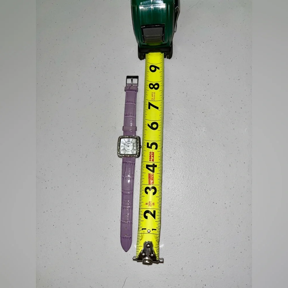 💜 Vintage Cardini Quartz Gemmed Ladies Analog Watch